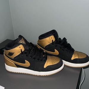 2014
Air Jordan 1 Retro High 'Melo' , wore them twice